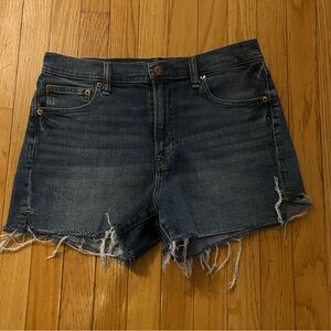 Brand New GAP 4” High Rise Stride Denim Shorts with Washwell, 30P, Medium Wash